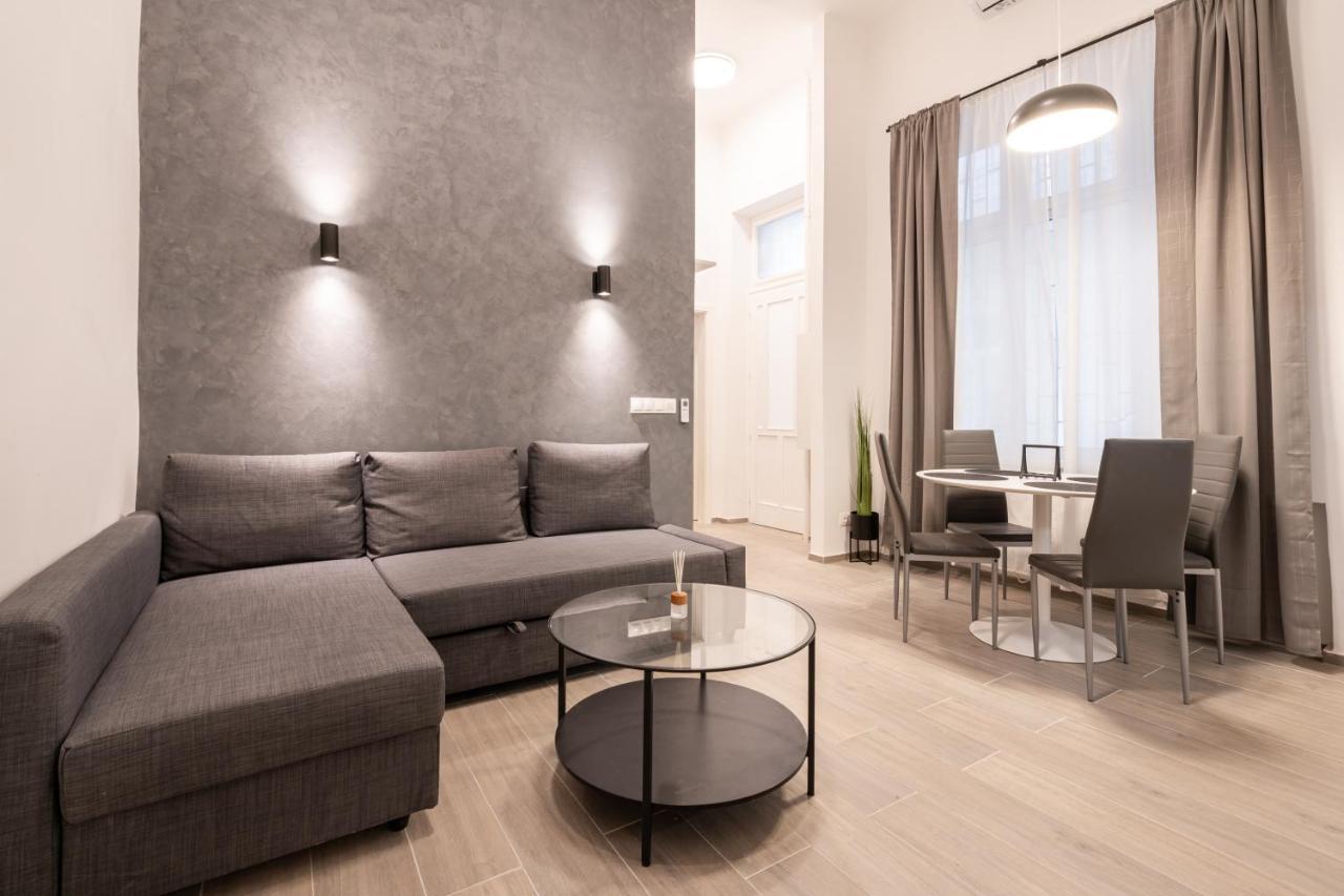 K10 - Kazinczy Street Heritage Suite - Best Location By Bqa Budapest Esterno foto