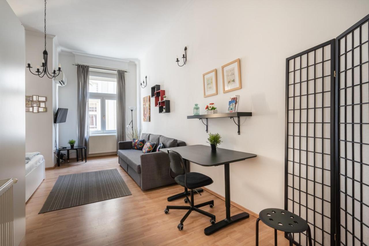 K10 - Kazinczy Street Heritage Suite - Best Location By Bqa Budapest Esterno foto