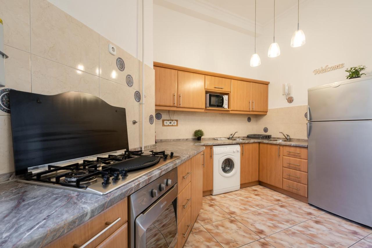 K10 - Kazinczy Street Heritage Suite - Best Location By Bqa Budapest Esterno foto